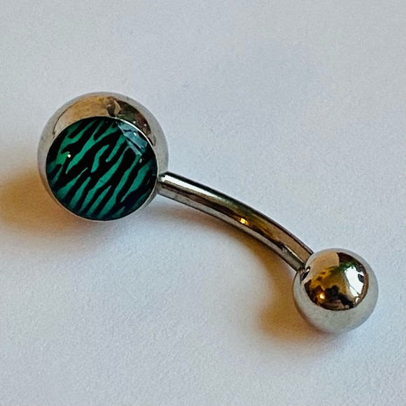 Zebra Animal Print Gem Navel Belly Button Ring 14G Stainless Steel Green - Picture 4 of 5